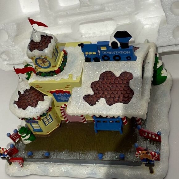Hawthorne Village Multicolor Christmas Town Train Station Randolph's Collection - Picture 3 of 10